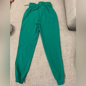 Lululemon green jogger
